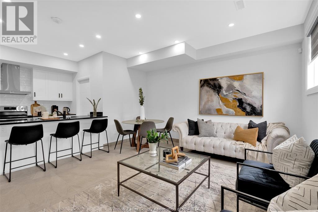 1867 Northway Avenue Unit# A & B, Windsor, ON - Indoor Photo Showing Living Room