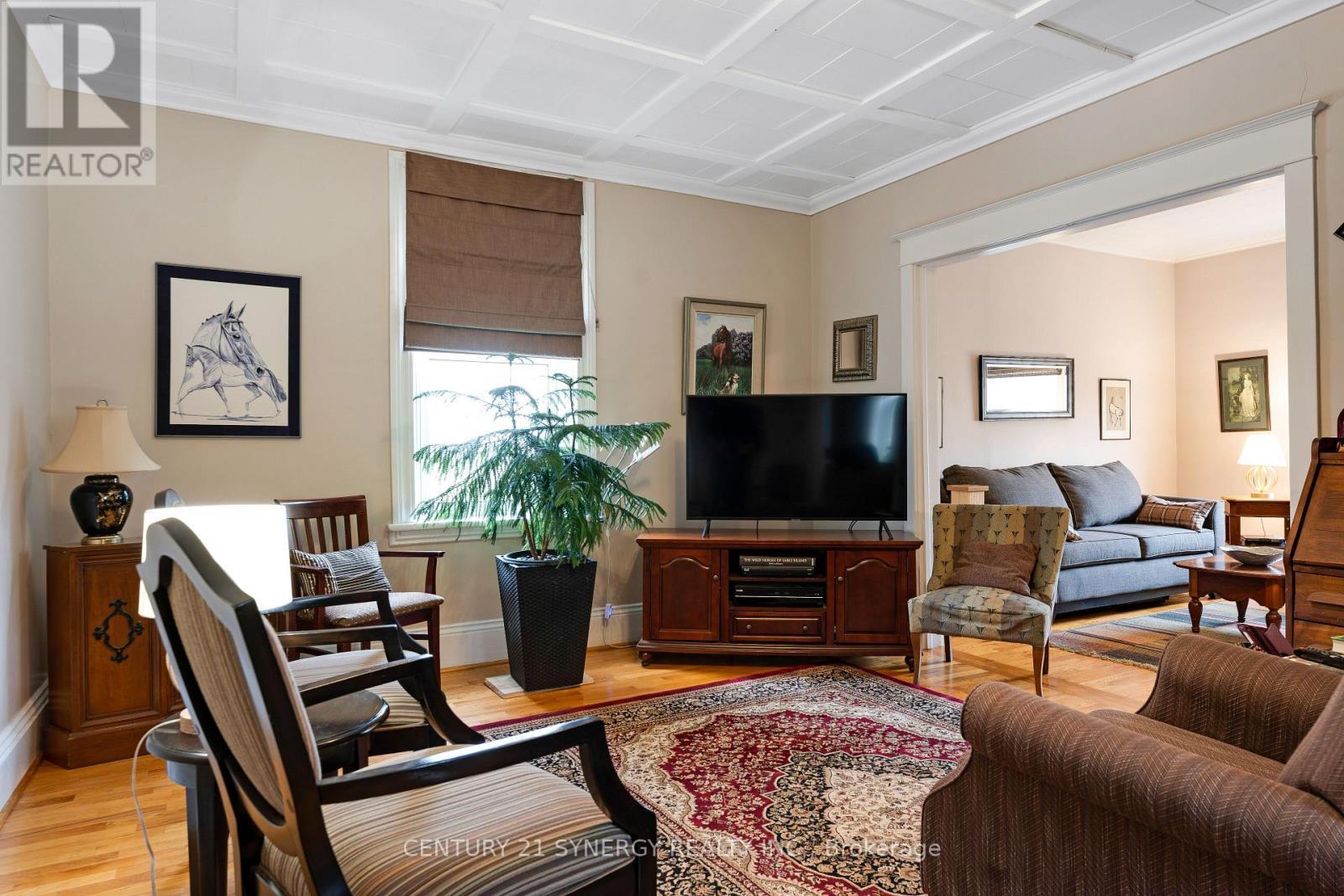 157 Duncan Drive, Mcnab/Braeside, ON - Indoor Photo Showing Living Room