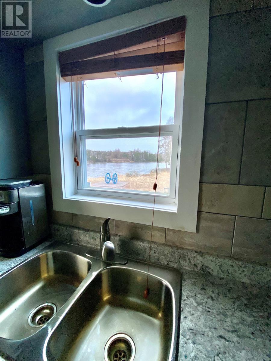 291 Snook'S Harbour Road, Random Island, NL - Indoor Photo Showing Kitchen With Double Sink