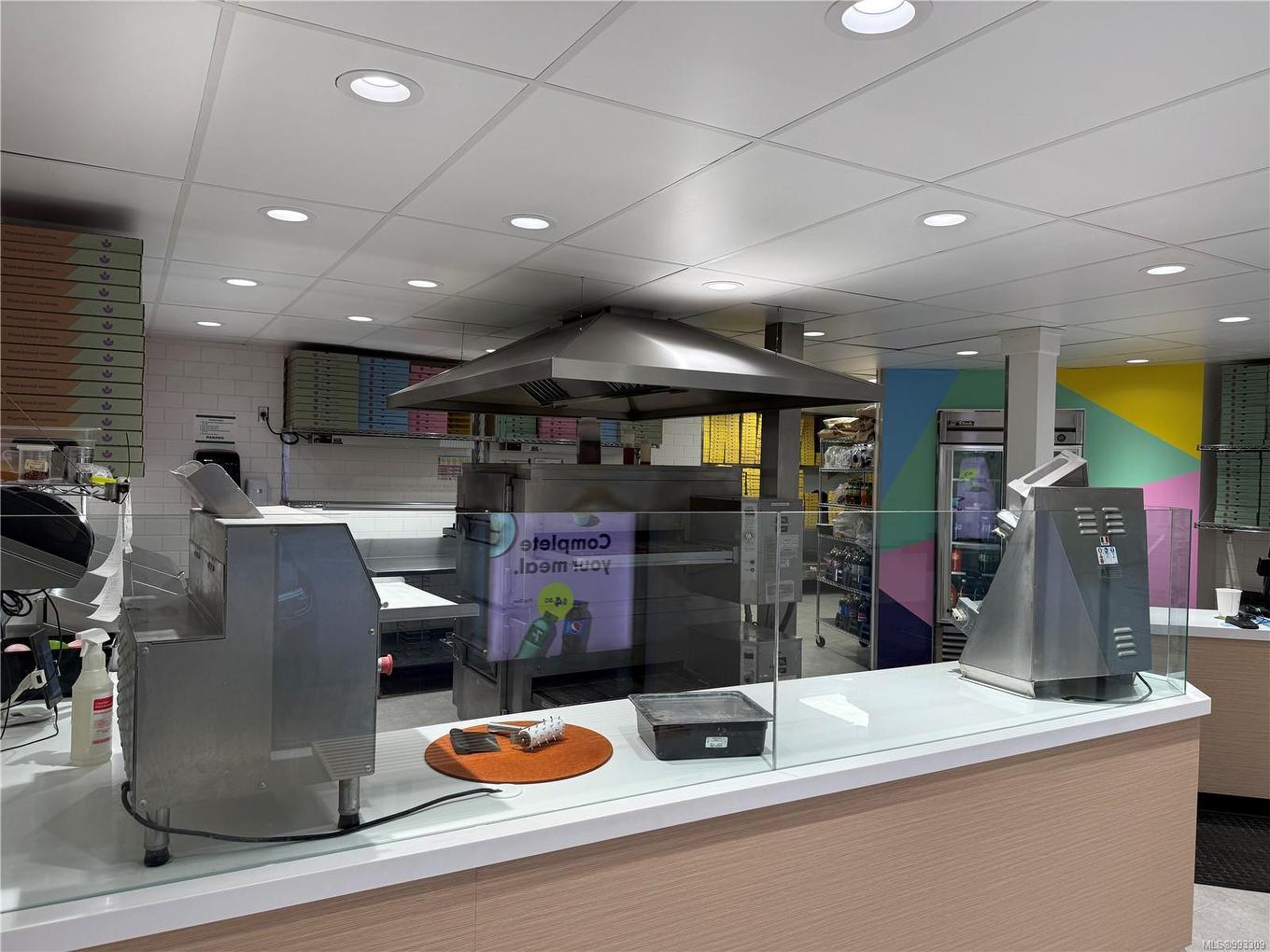 5-3690 Shelbourne St, Saanich, BC