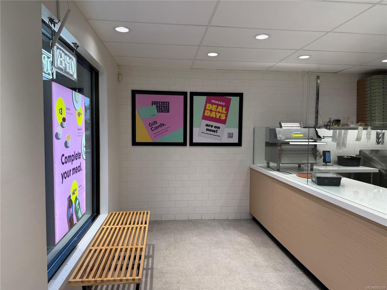 5-3690 Shelbourne St, Saanich, BC