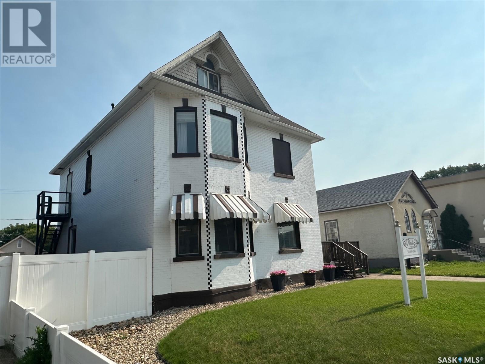 70 Stadacona Street W, Moose Jaw, SK