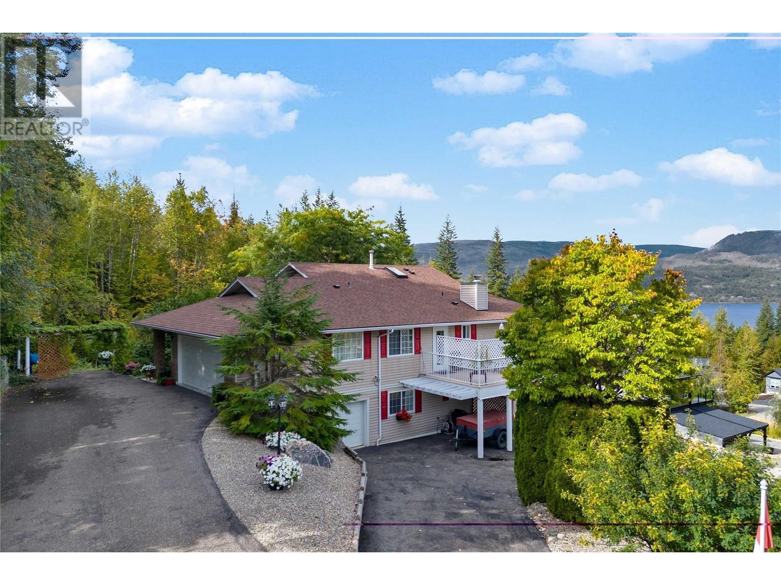 2847 Walsh Road, Sorrento, BC - Outdoor