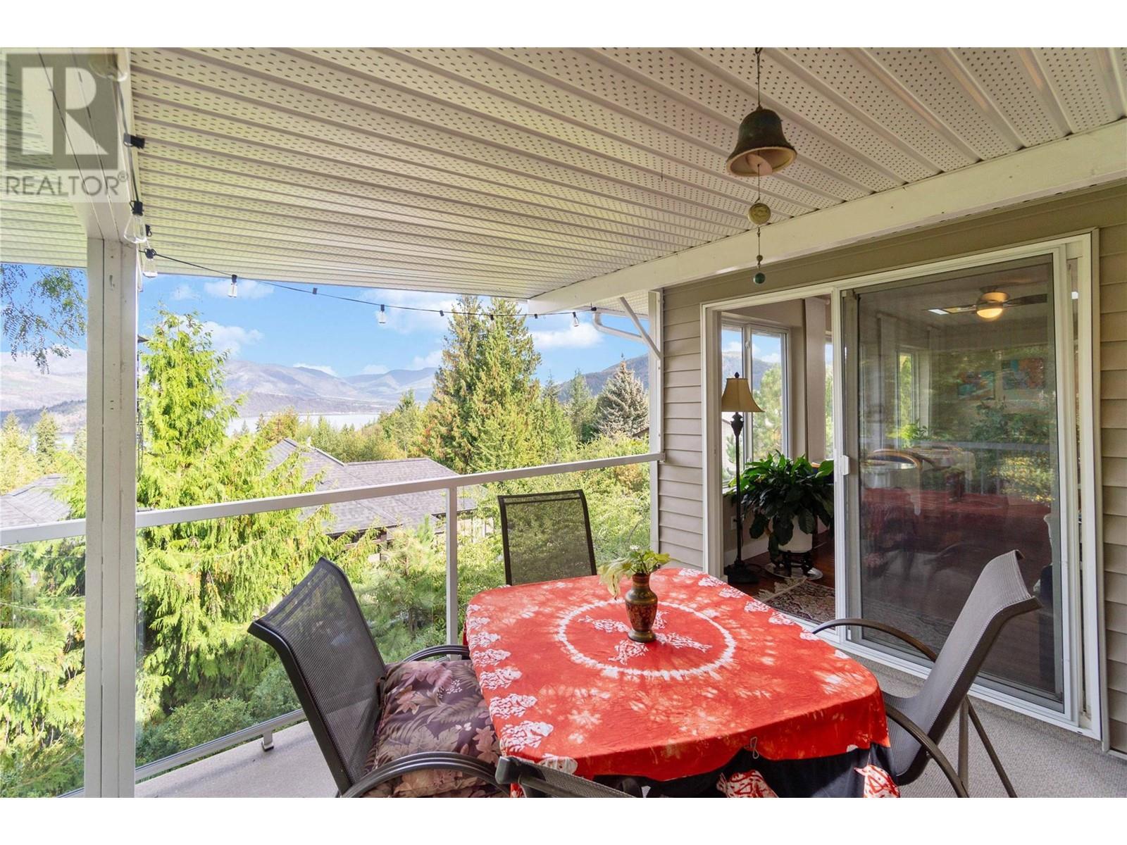 2847 Walsh Road, Sorrento, BC - Outdoor With Deck Patio Veranda With Exterior