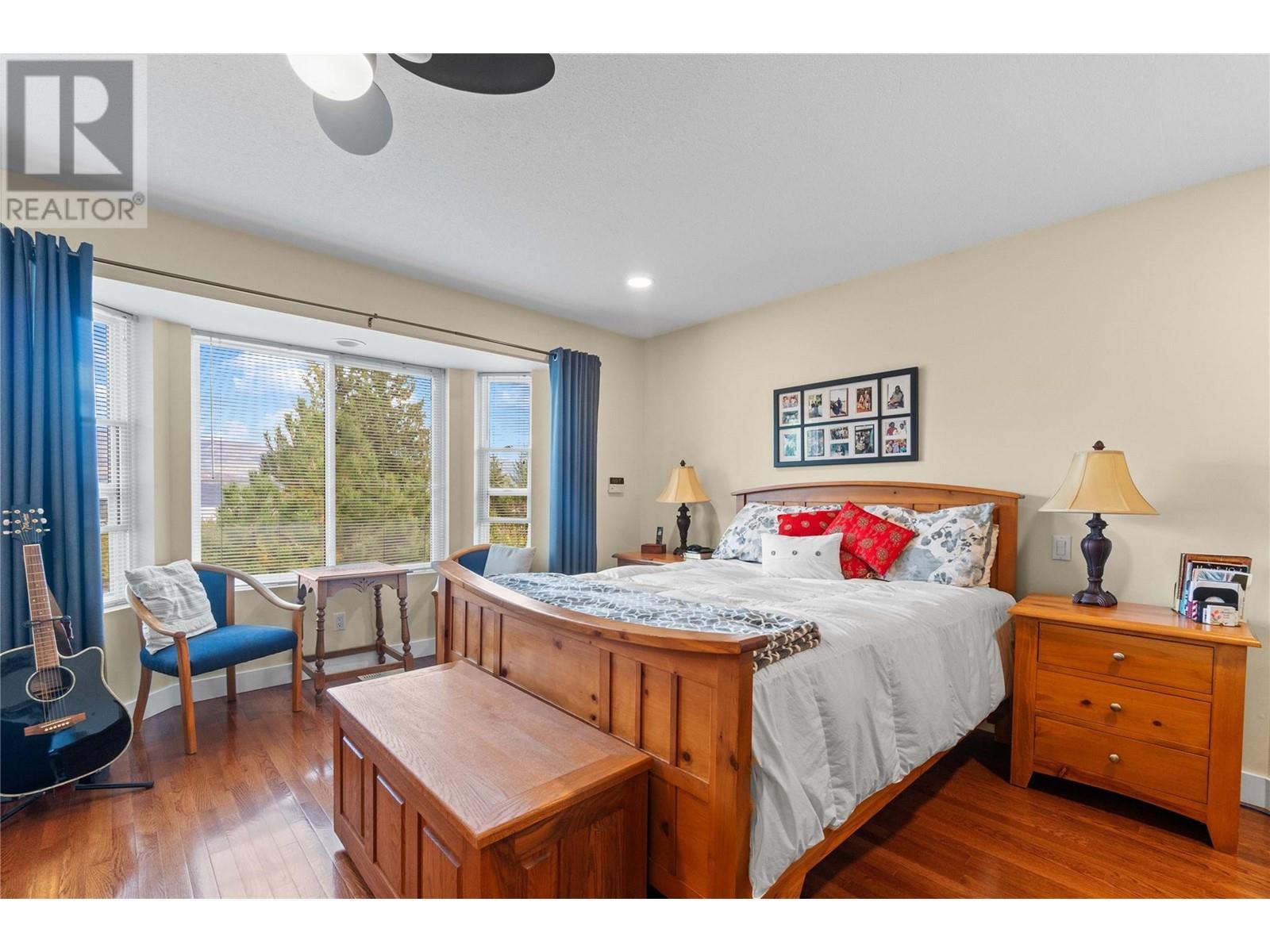 2847 Walsh Road, Sorrento, BC - Indoor Photo Showing Bedroom