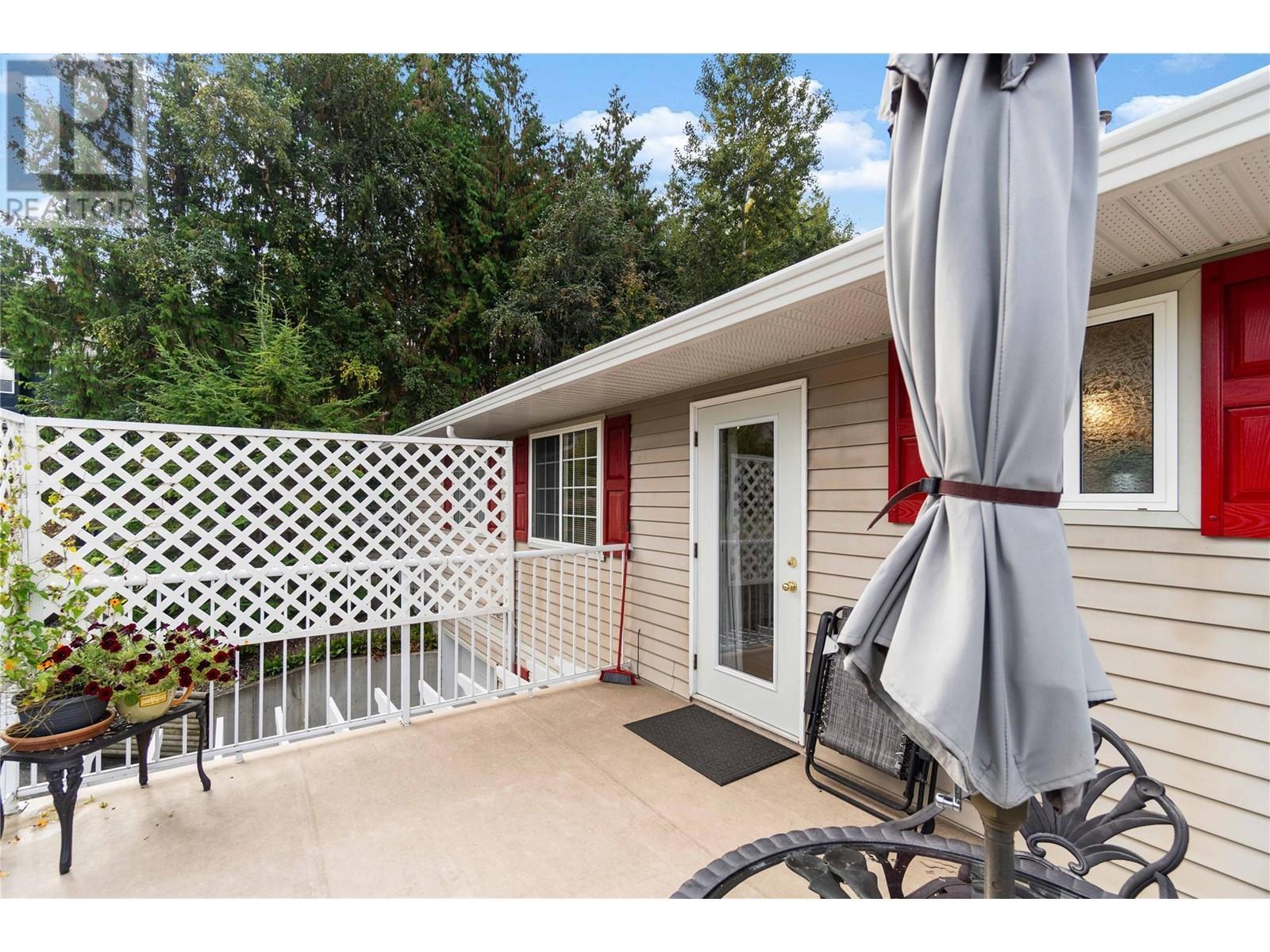 2847 Walsh Road, Sorrento, BC - Outdoor With Deck Patio Veranda With Exterior