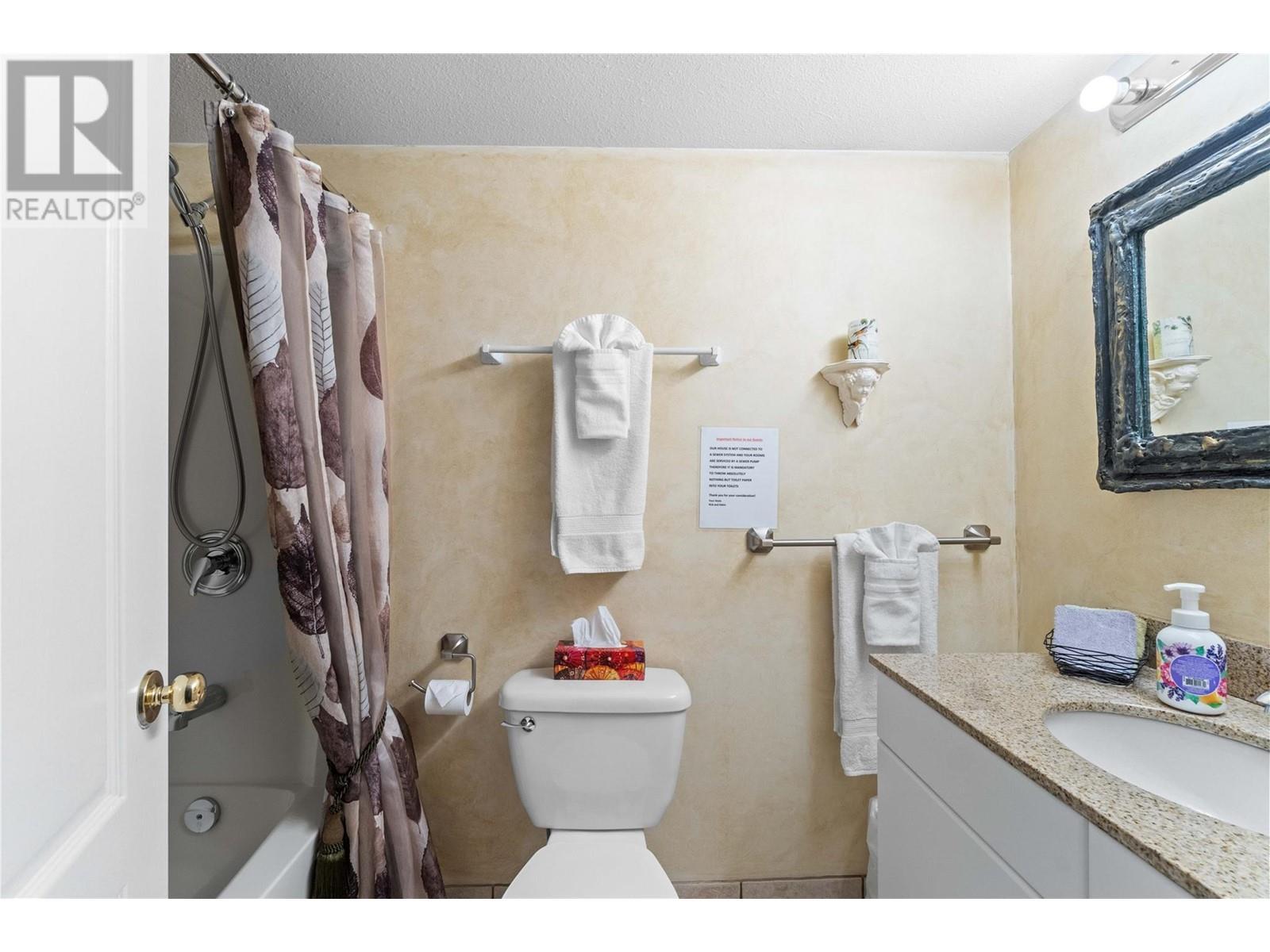 2847 Walsh Road, Sorrento, BC - Indoor Photo Showing Bathroom