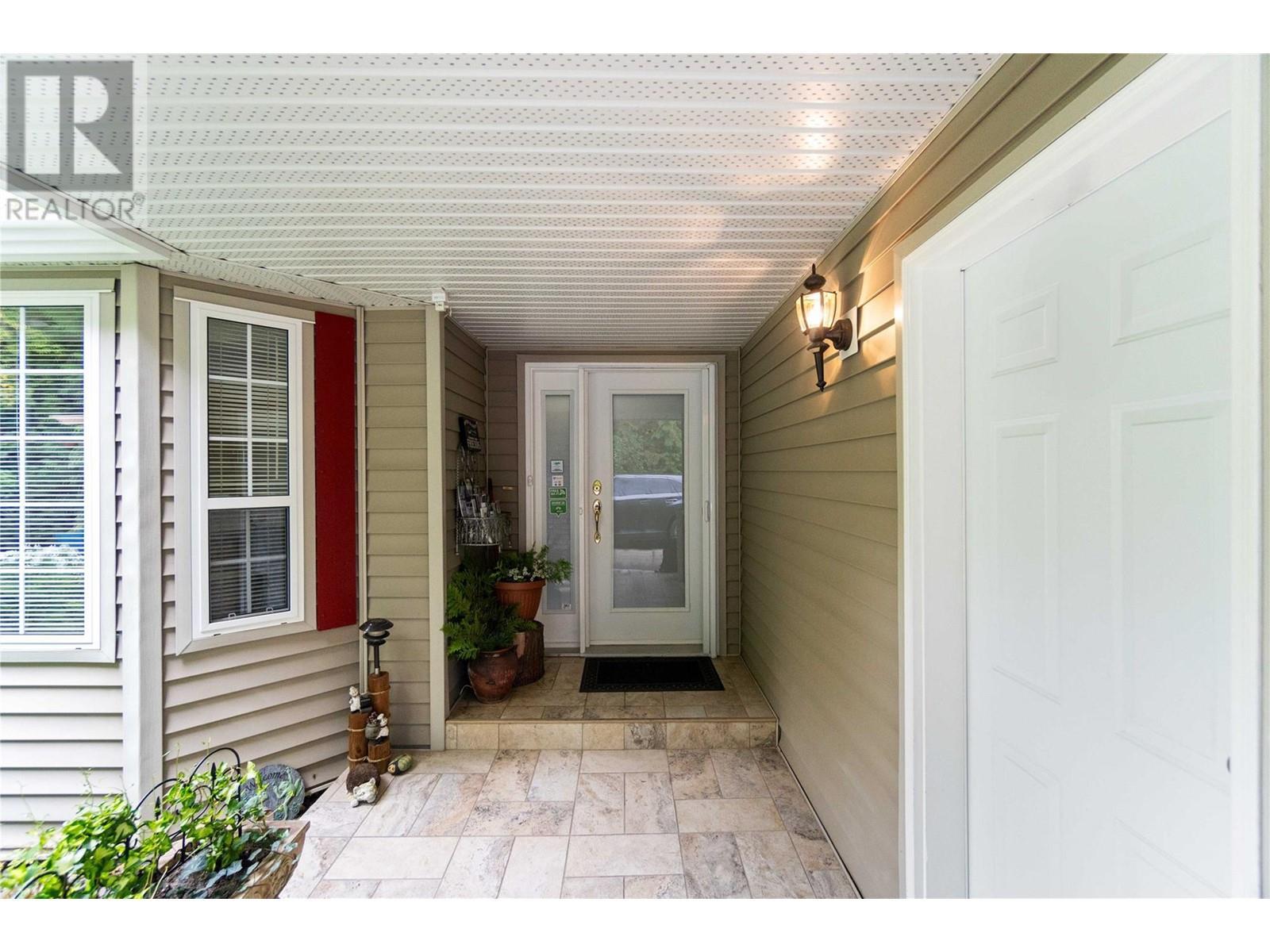 2847 Walsh Road, Sorrento, BC - Outdoor With Exterior