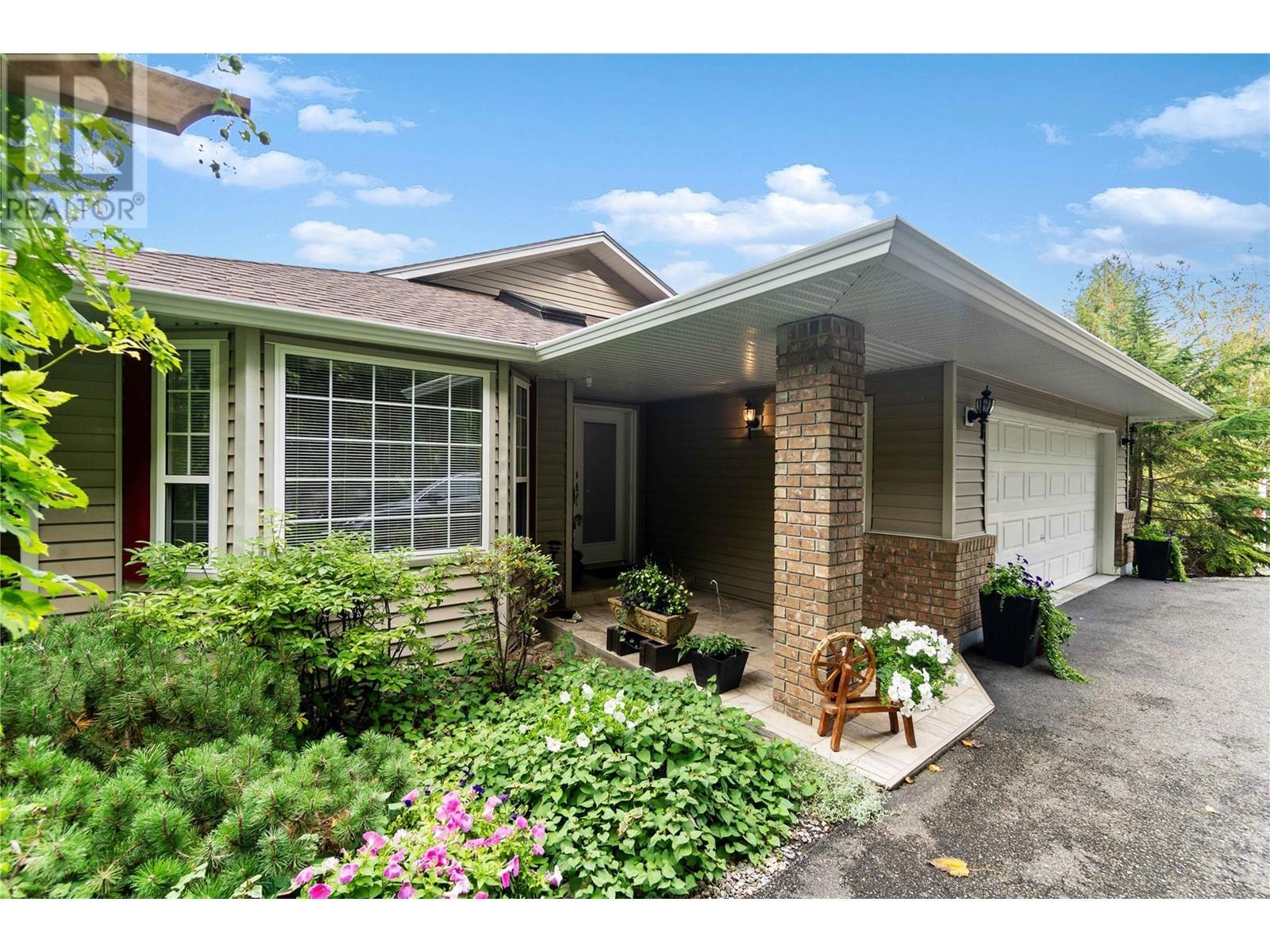 2847 Walsh Road, Sorrento, BC - Outdoor