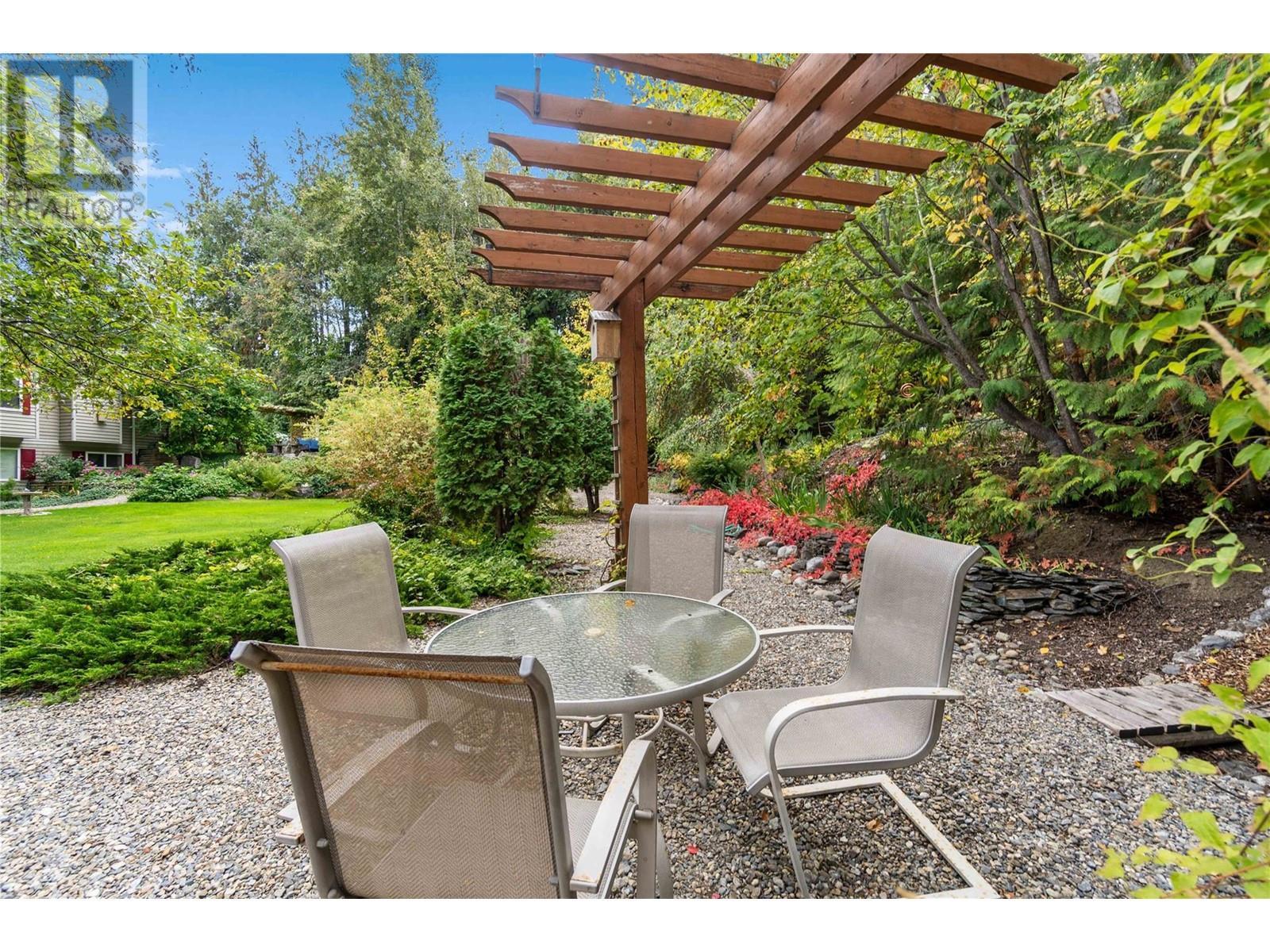 2847 Walsh Road, Sorrento, BC - Outdoor With Deck Patio Veranda