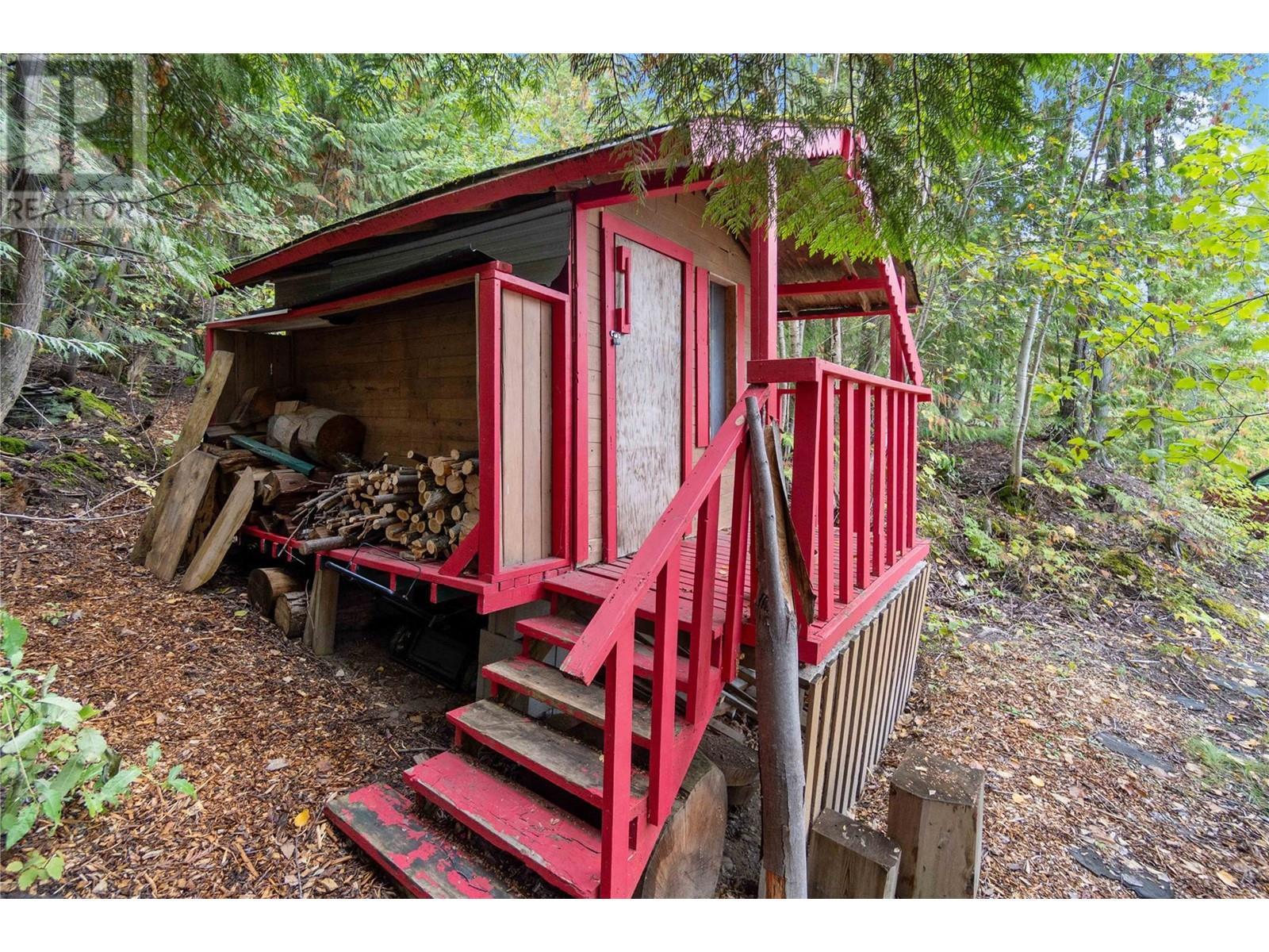 2847 Walsh Road, Sorrento, BC -