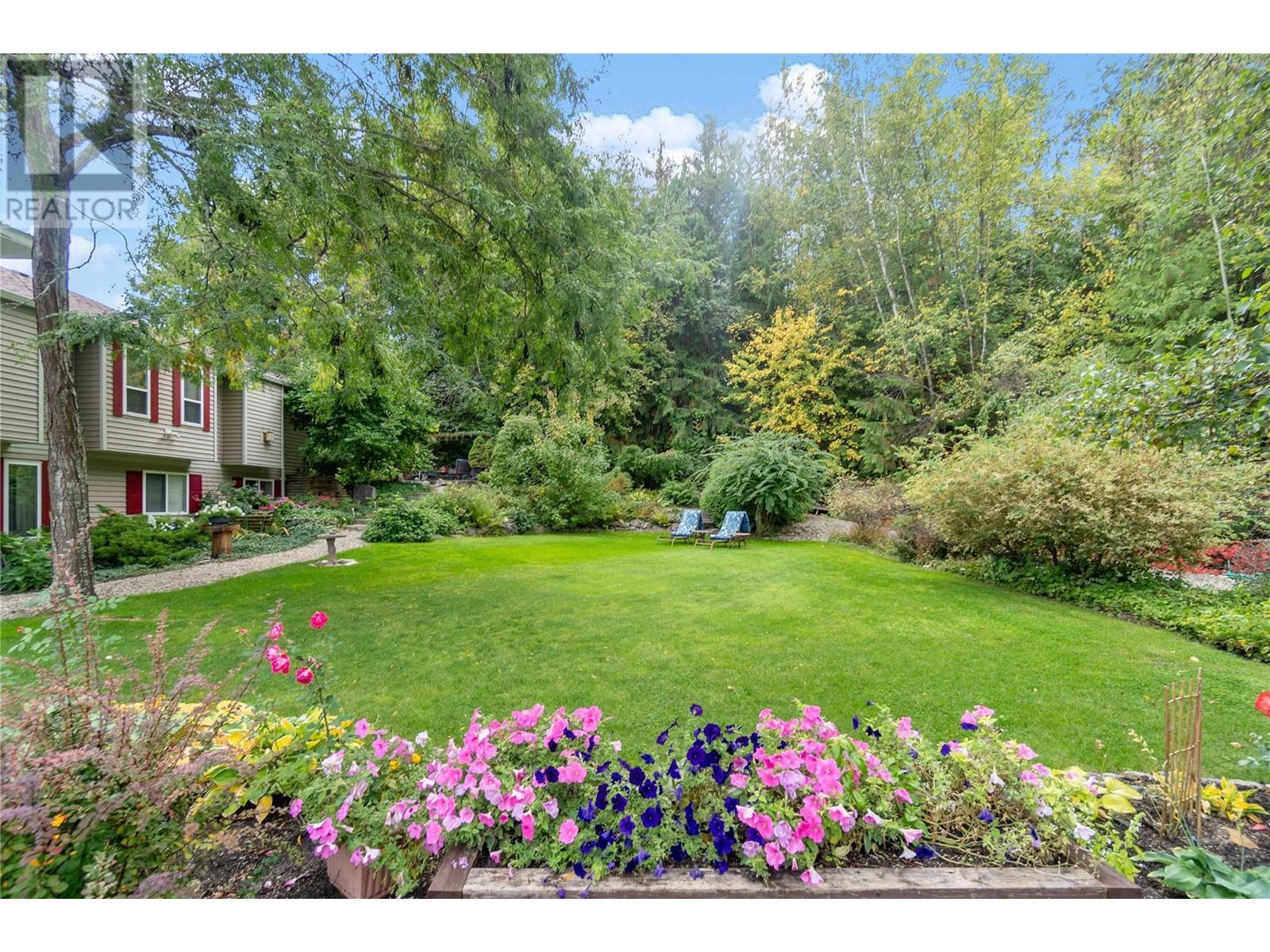 2847 Walsh Road, Sorrento, BC - Outdoor