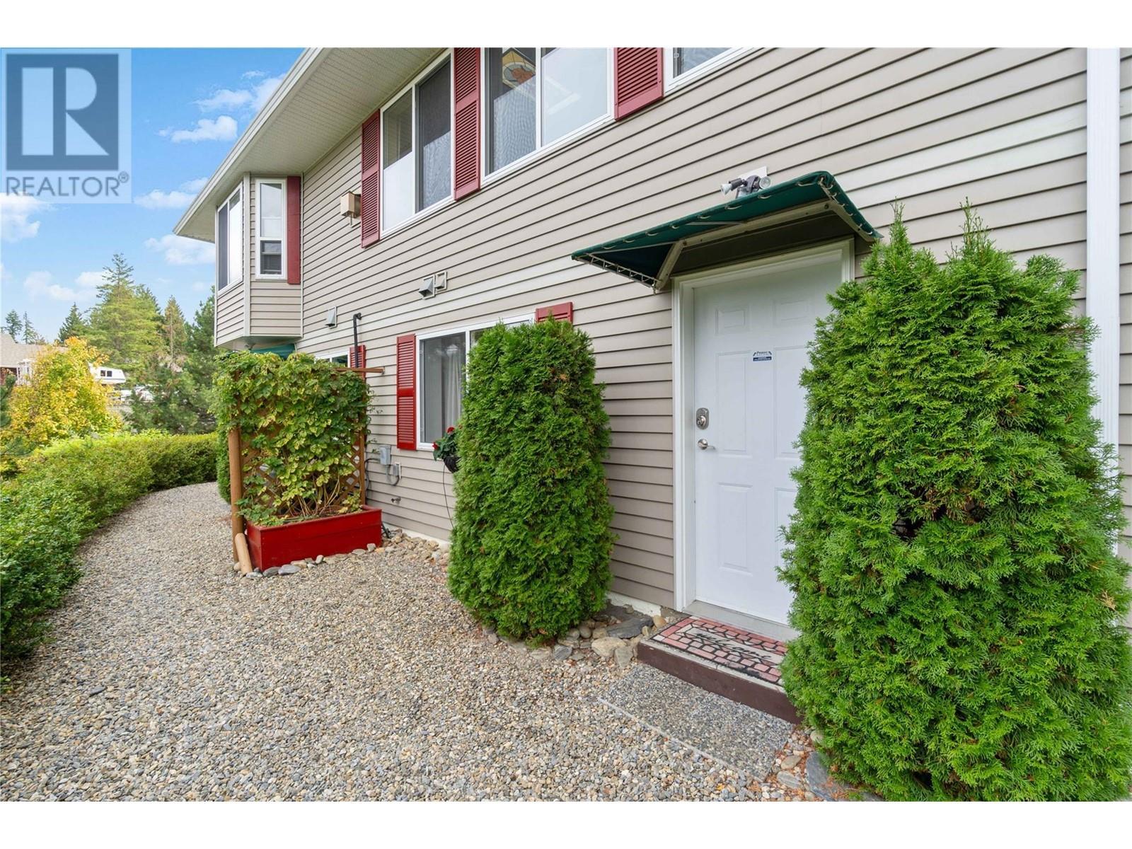 2847 Walsh Road, Sorrento, BC - Outdoor