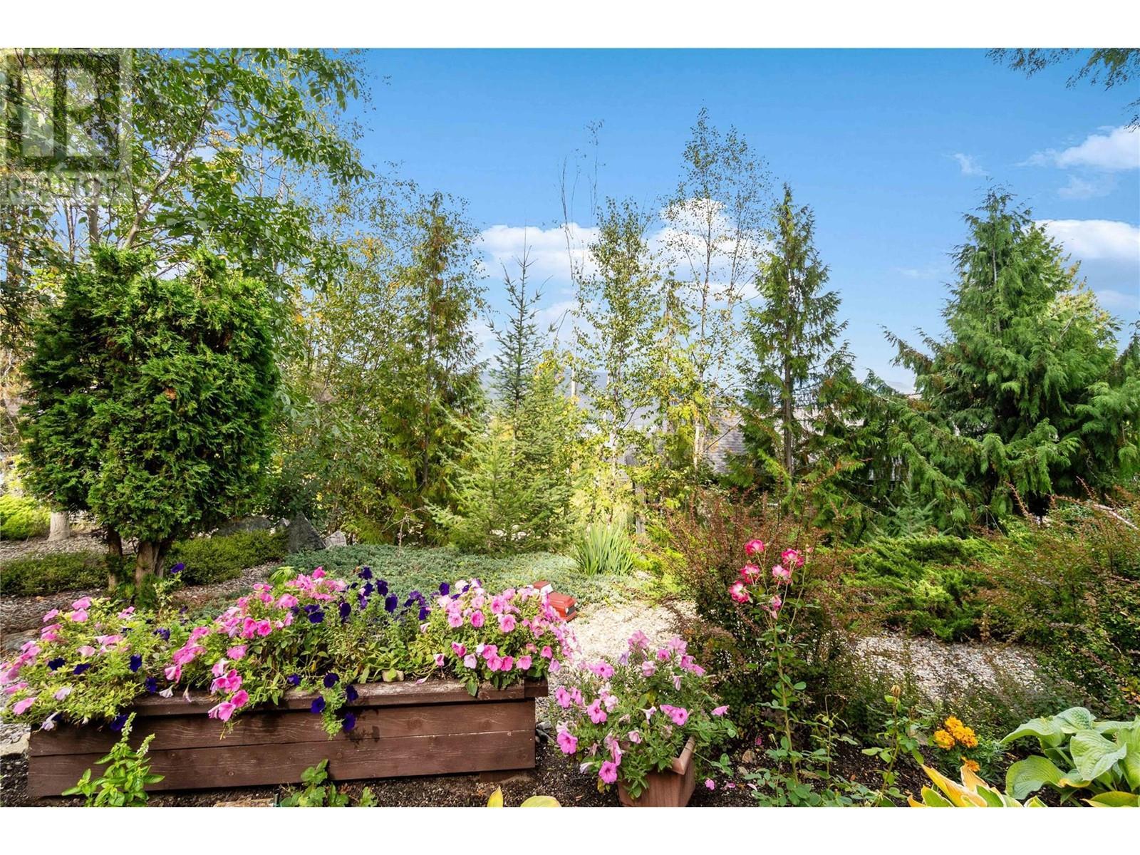 2847 Walsh Road, Sorrento, BC - Outdoor