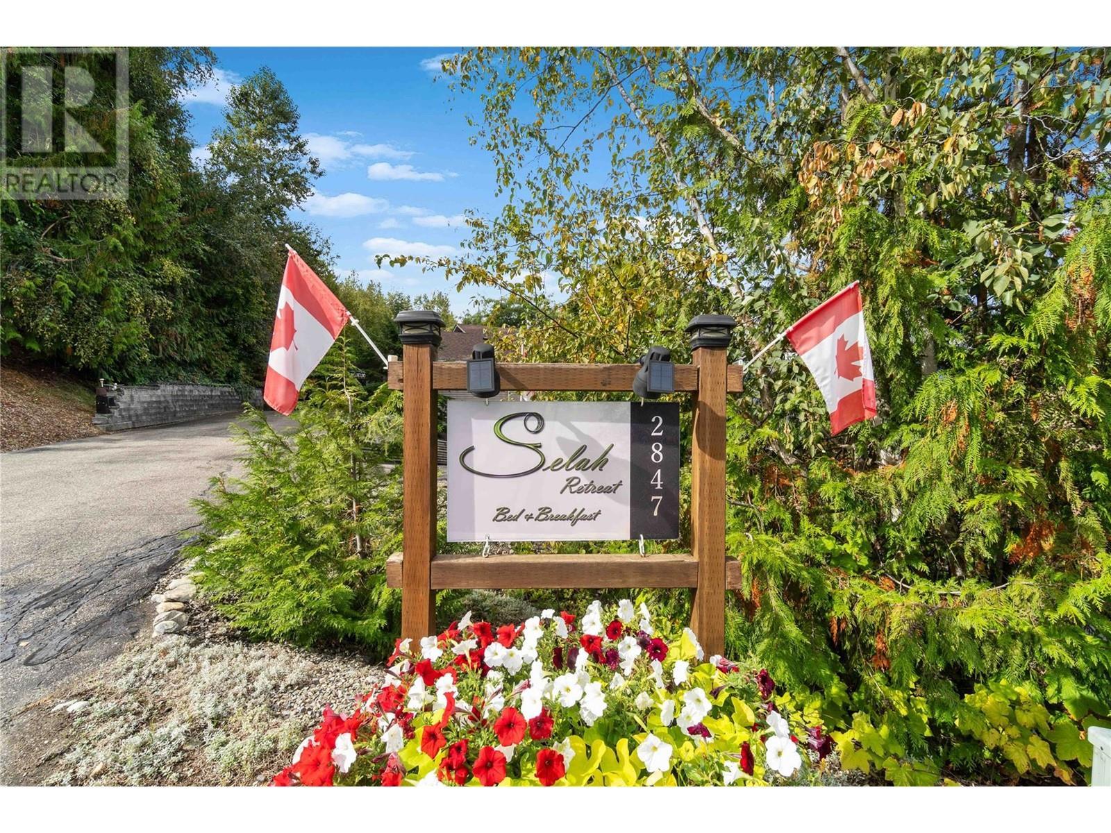 2847 Walsh Road, Sorrento, BC - Outdoor