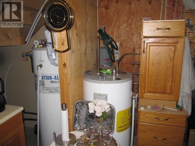 3561 Canim-Hendrix Lake Road, 100 Mile House, BC - Indoor Photo Showing Basement