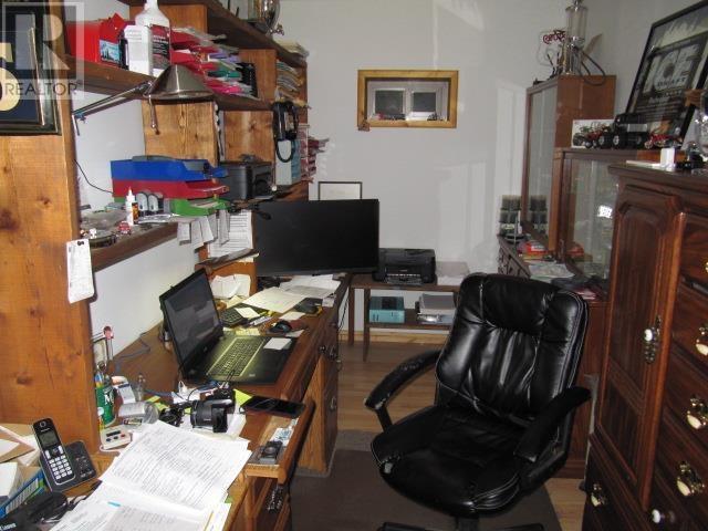 3561 Canim-Hendrix Lake Road, 100 Mile House, BC - Indoor Photo Showing Office