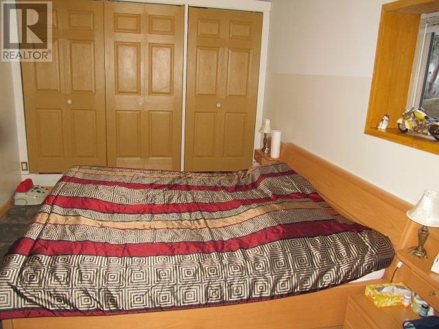 3561 Canim-Hendrix Lake Road, 100 Mile House, BC - Indoor Photo Showing Bedroom