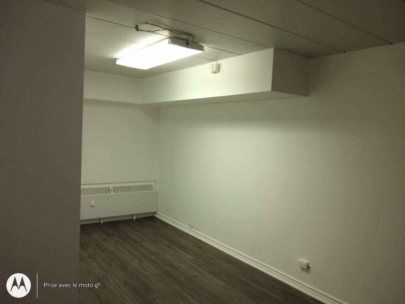 Hall - 202-7687 Rue Centrale, Montréal (Lasalle), QC - Indoor Photo Showing Other Room