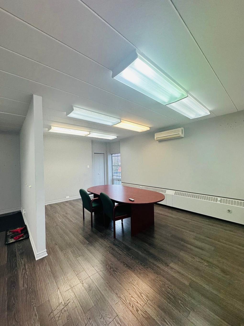 Office - 301-7687 Rue Centrale, Montréal (Lasalle), QC - Indoor