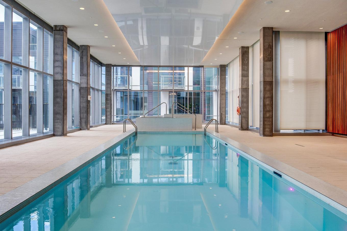 Pool - 2809-1450 Boul. René-Lévesque O., Montréal (Ville-Marie), QC - Indoor Photo Showing Other Room With In Ground Pool