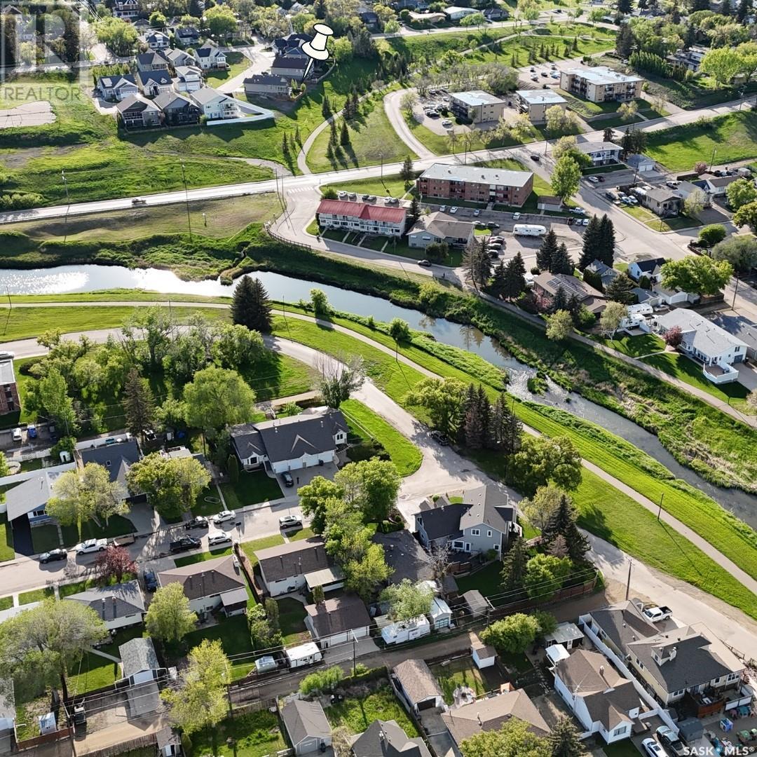 10 533 4Th Avenue, Swift Current, SK