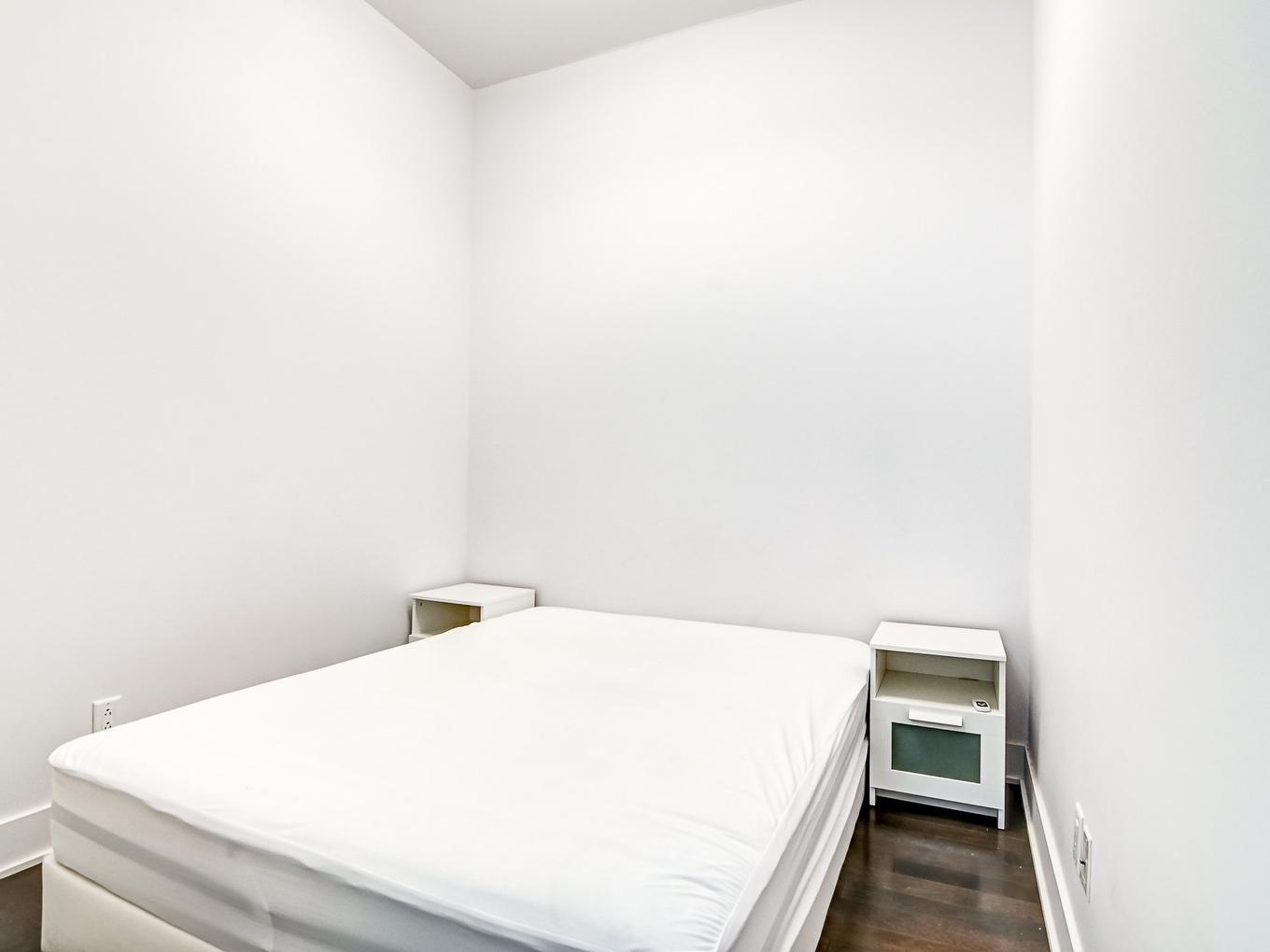 Office - 704-1225 Boul. Robert-Bourassa, Montréal (Ville-Marie), QC - Indoor Photo Showing Bedroom