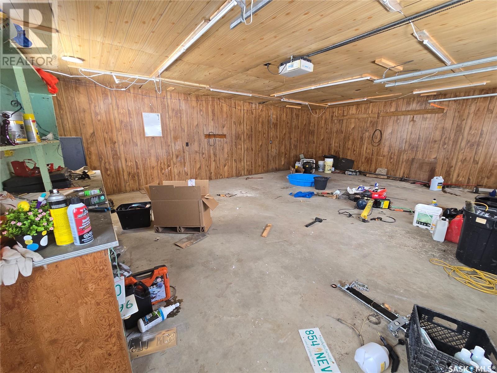 33 4Th Avenue E, Central Butte, SK - Indoor Photo Showing Other Room