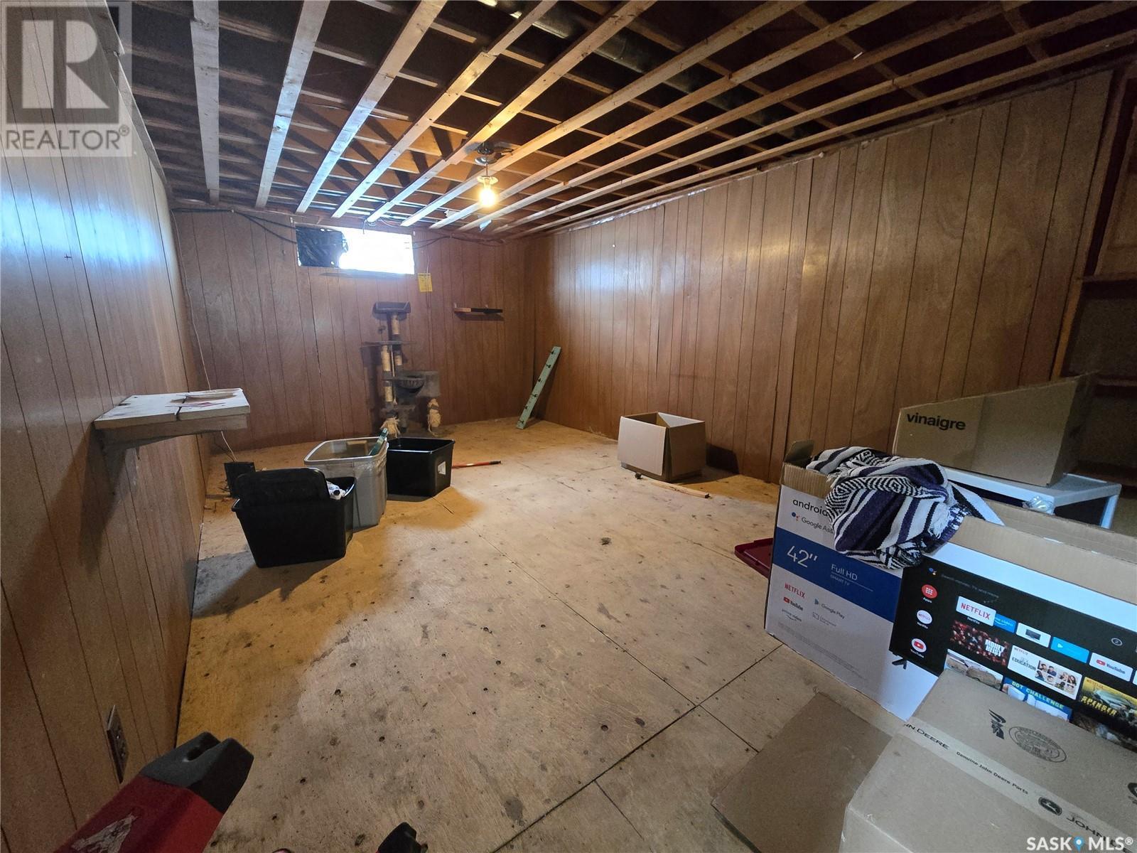 33 4Th Avenue E, Central Butte, SK - Indoor Photo Showing Basement