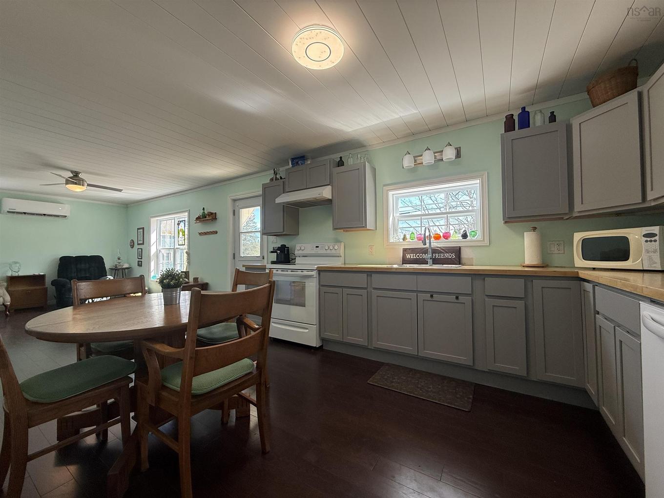 3524 Eastern Avenue, Parrsboro, NS