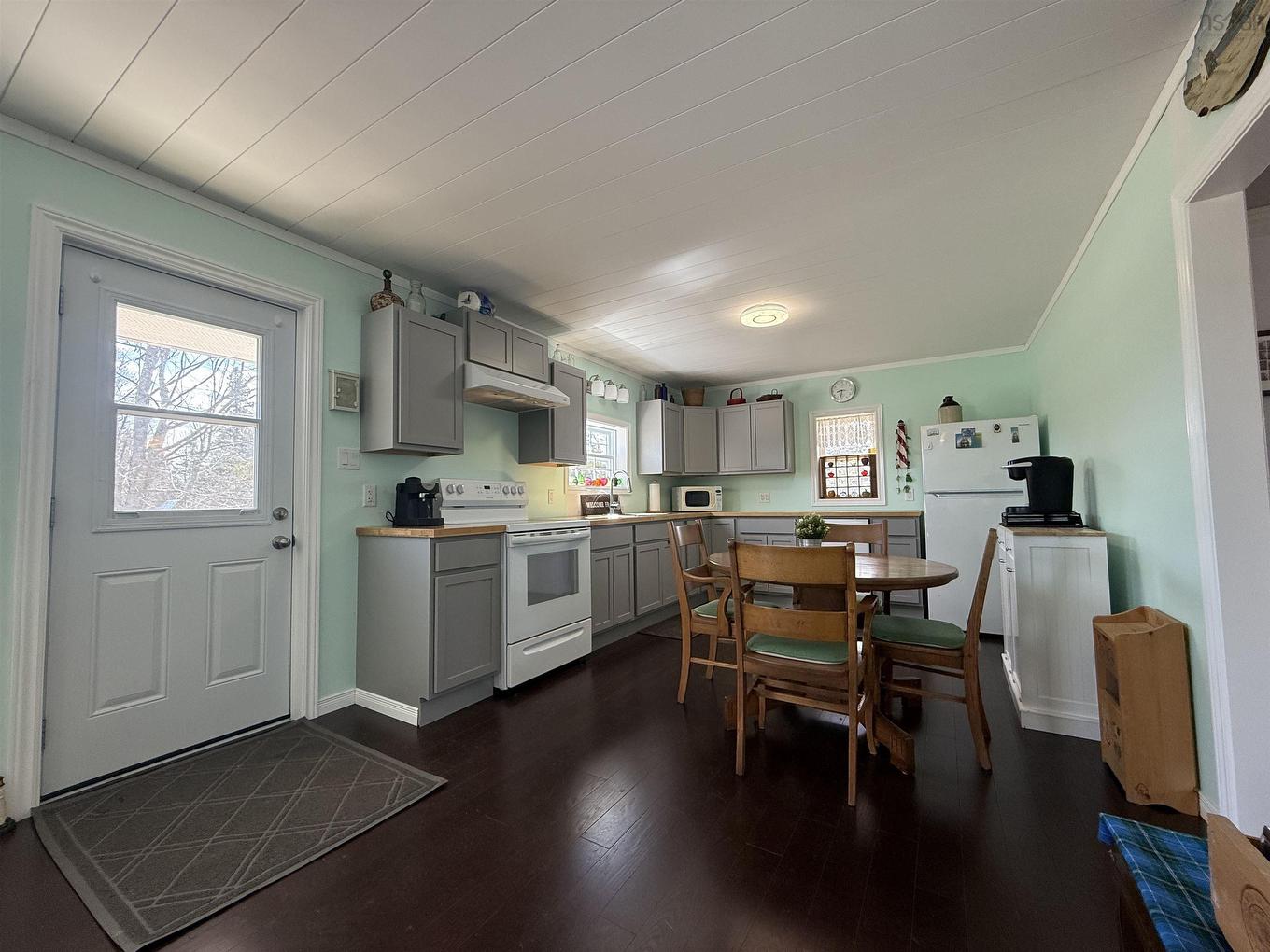 3524 Eastern Avenue, Parrsboro, NS