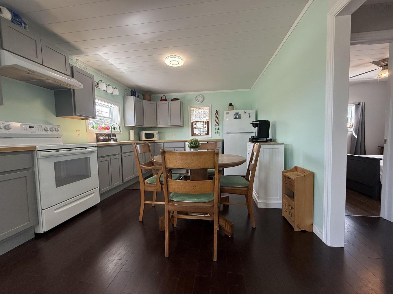 3524 Eastern Avenue, Parrsboro, NS