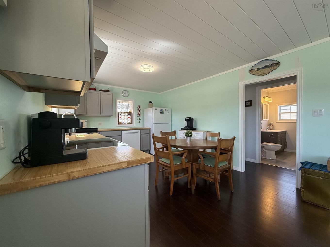 3524 Eastern Avenue, Parrsboro, NS