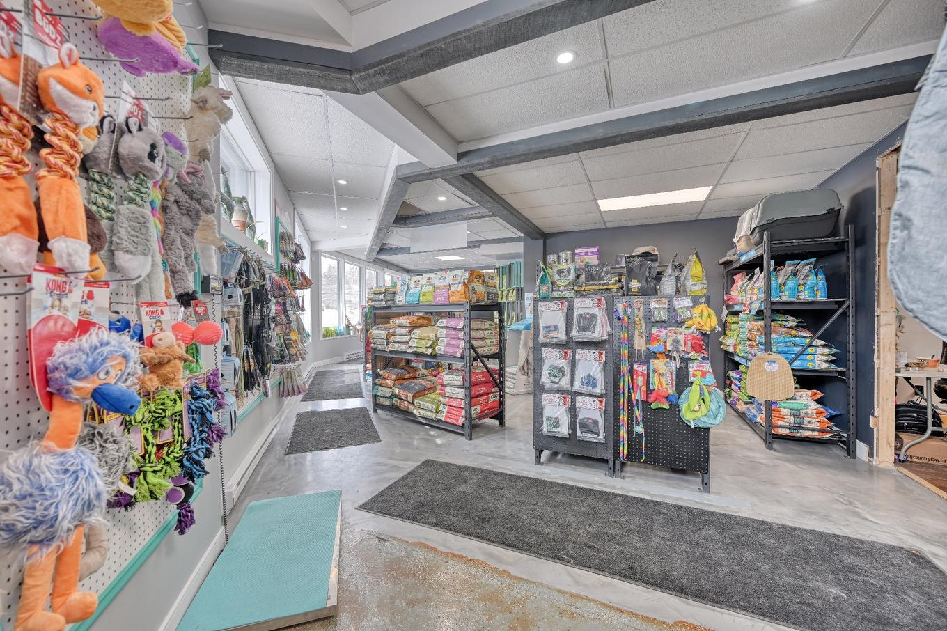 Commerce - 646 Ch. Du Village, Morin-Heights, QC - Indoor