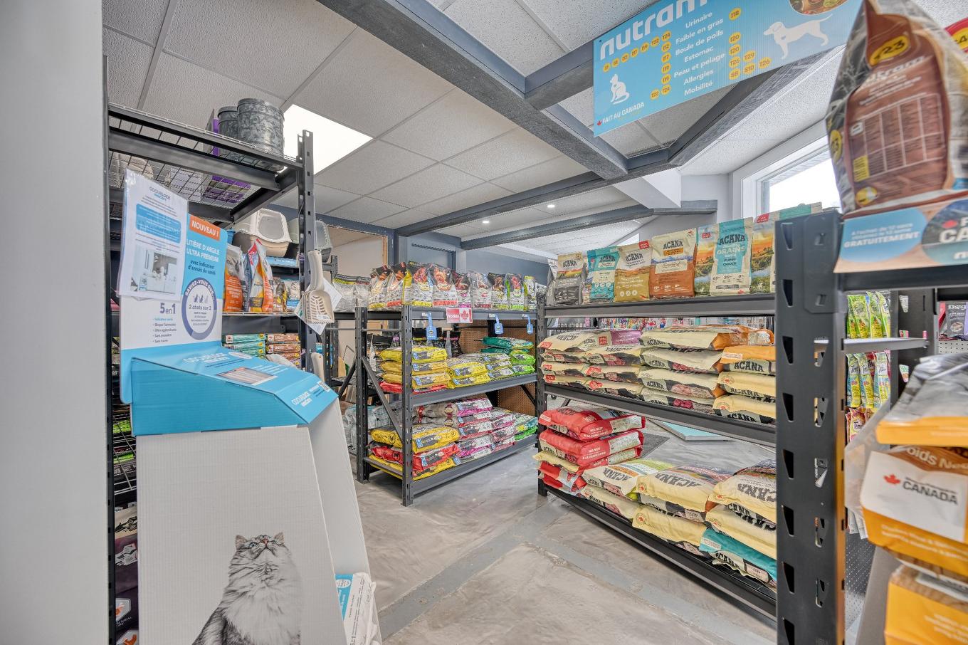 Commerce - 646 Ch. Du Village, Morin-Heights, QC - Indoor