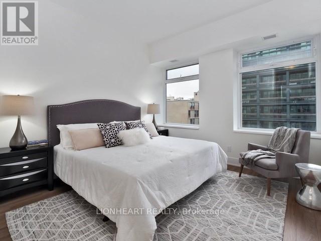 605 - 111 St Clair Avenue W, Toronto, ON - Indoor Photo Showing Bedroom