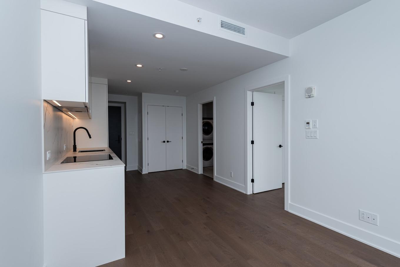 Vue d'ensemble - 2906-720 Rue St-Jacques, Montréal (Ville-Marie), QC - Indoor Photo Showing Other Room