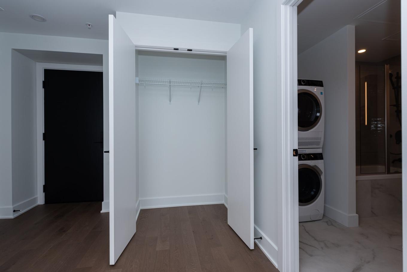 Rangement - 2906-720 Rue St-Jacques, Montréal (Ville-Marie), QC - Indoor Photo Showing Laundry Room