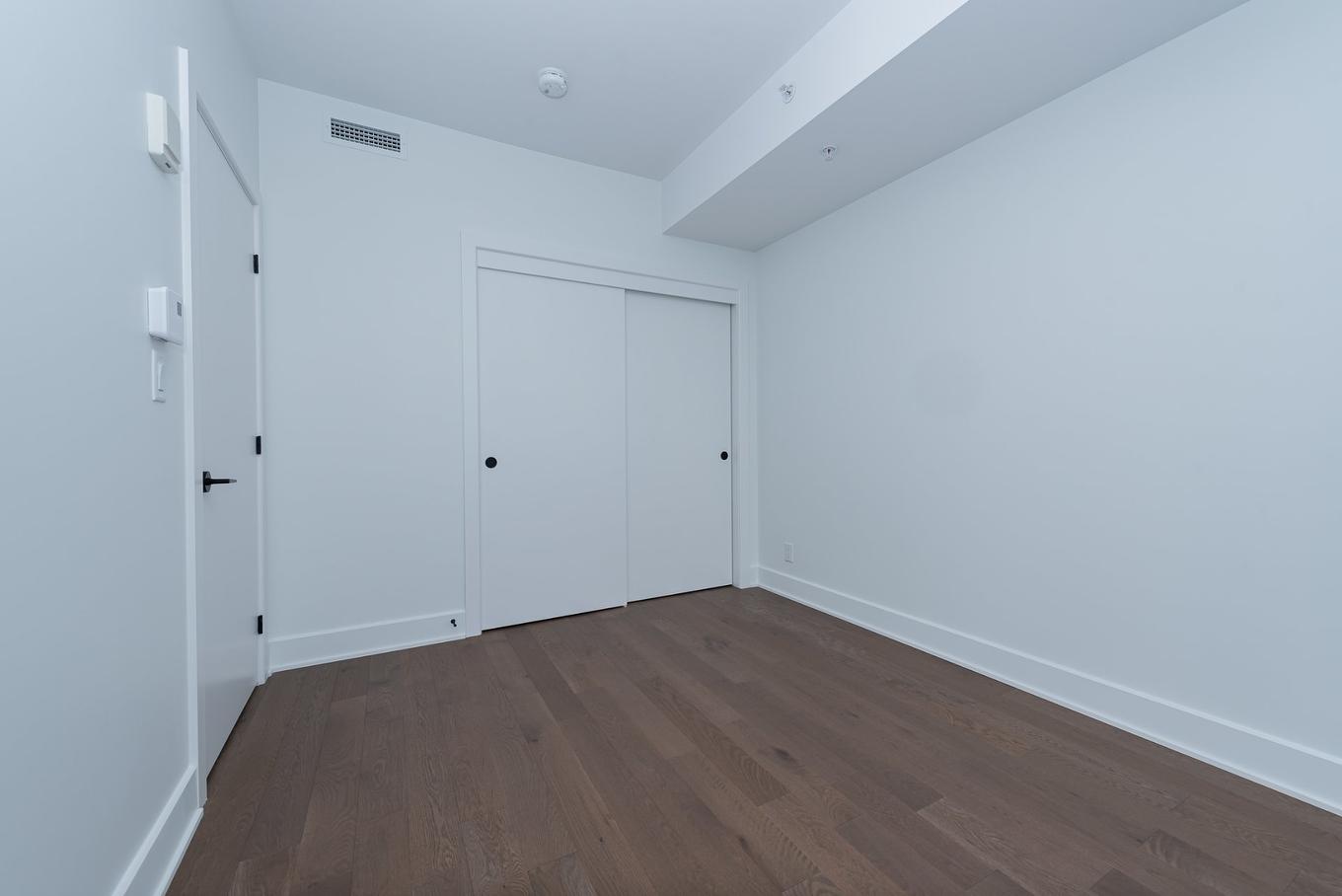 Chambre à coucher - 2906-720 Rue St-Jacques, Montréal (Ville-Marie), QC - Indoor Photo Showing Other Room