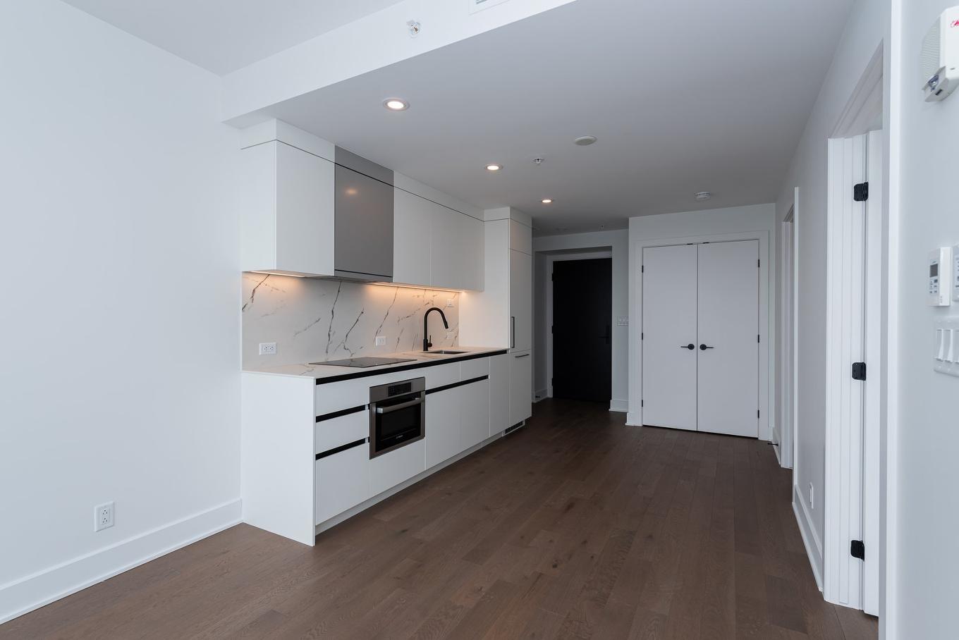 Cuisine - 2906-720 Rue St-Jacques, Montréal (Ville-Marie), QC - Indoor