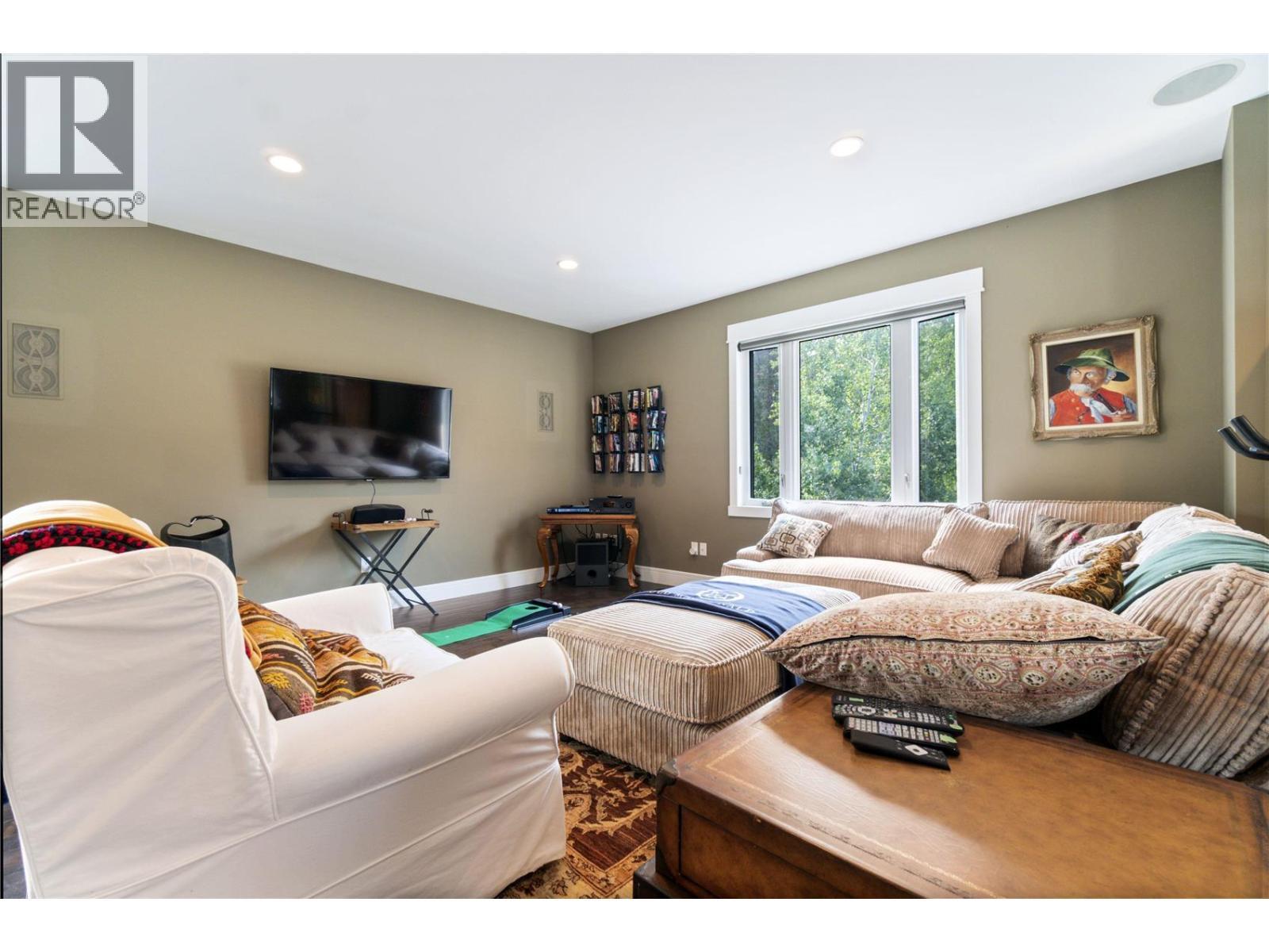 1801 Archibald Road Unit# 5, Sorrento, BC - Indoor Photo Showing Bedroom