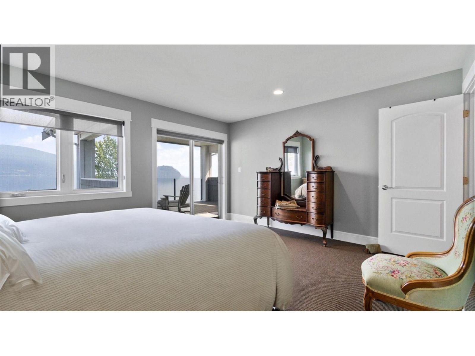 1801 Archibald Road Unit# 5, Sorrento, BC - Indoor Photo Showing Bedroom