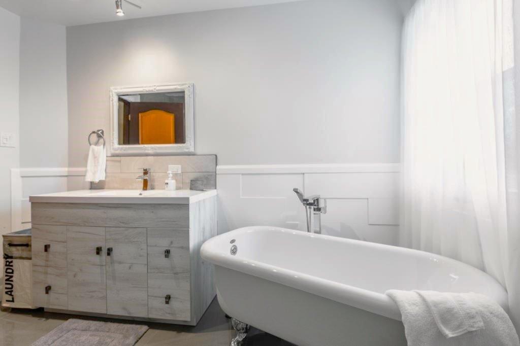 Salle de bains - 13017 Ch. Du Lac-Labelle, Labelle, QC - Indoor Photo Showing Bathroom