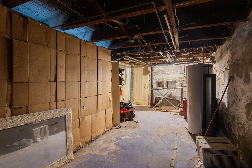 Basement - 4982 Av. Coolbrook, Montréal (Côte-Des-Neiges/Notre-Dame-De-Grâce), QC - Indoor Photo Showing Basement