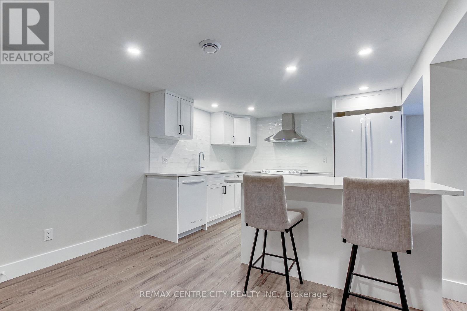 Lower - 329 Smith Street, Central Elgin (Port Stanley), ON - Indoor Photo Showing Kitchen
