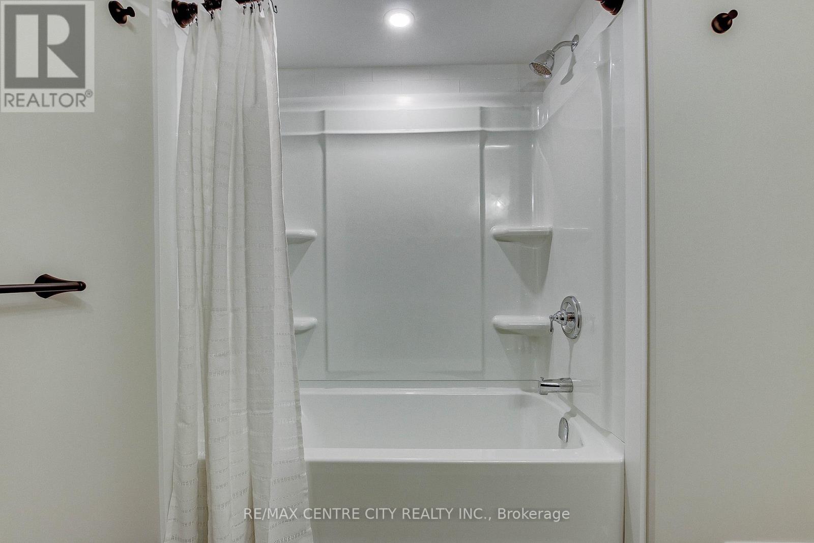 Lower - 329 Smith Street, Central Elgin (Port Stanley), ON - Indoor Photo Showing Bathroom