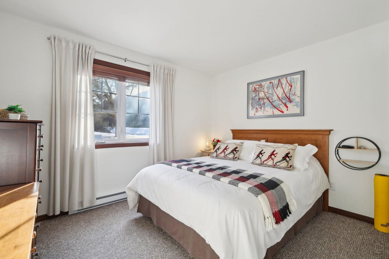 Primary bedroom - 1822 Ch. Du Golf, Mont-Tremblant, QC - Indoor Photo Showing Bedroom