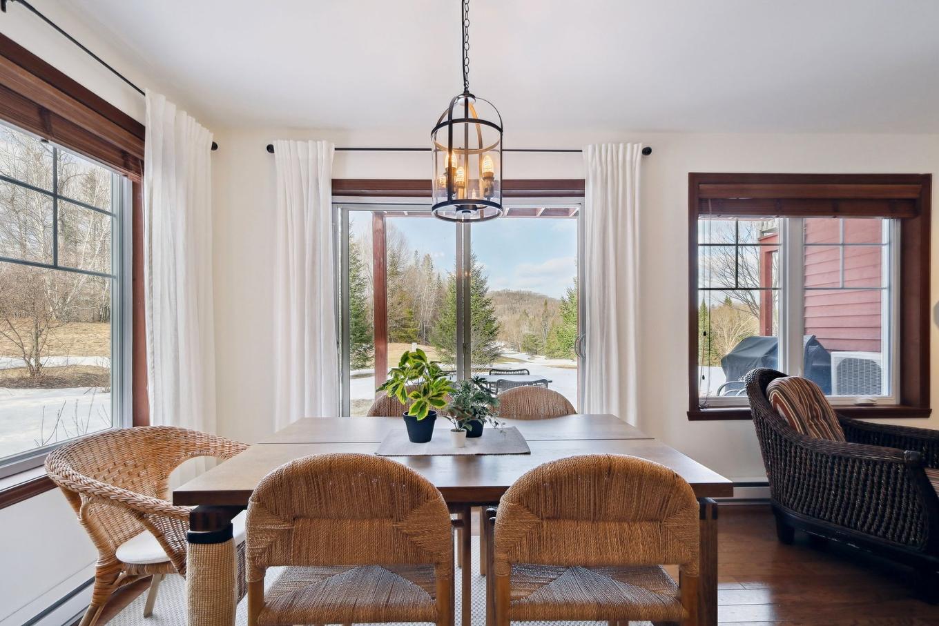 Dining room - 1822 Ch. Du Golf, Mont-Tremblant, QC - Indoor Photo Showing Dining Room