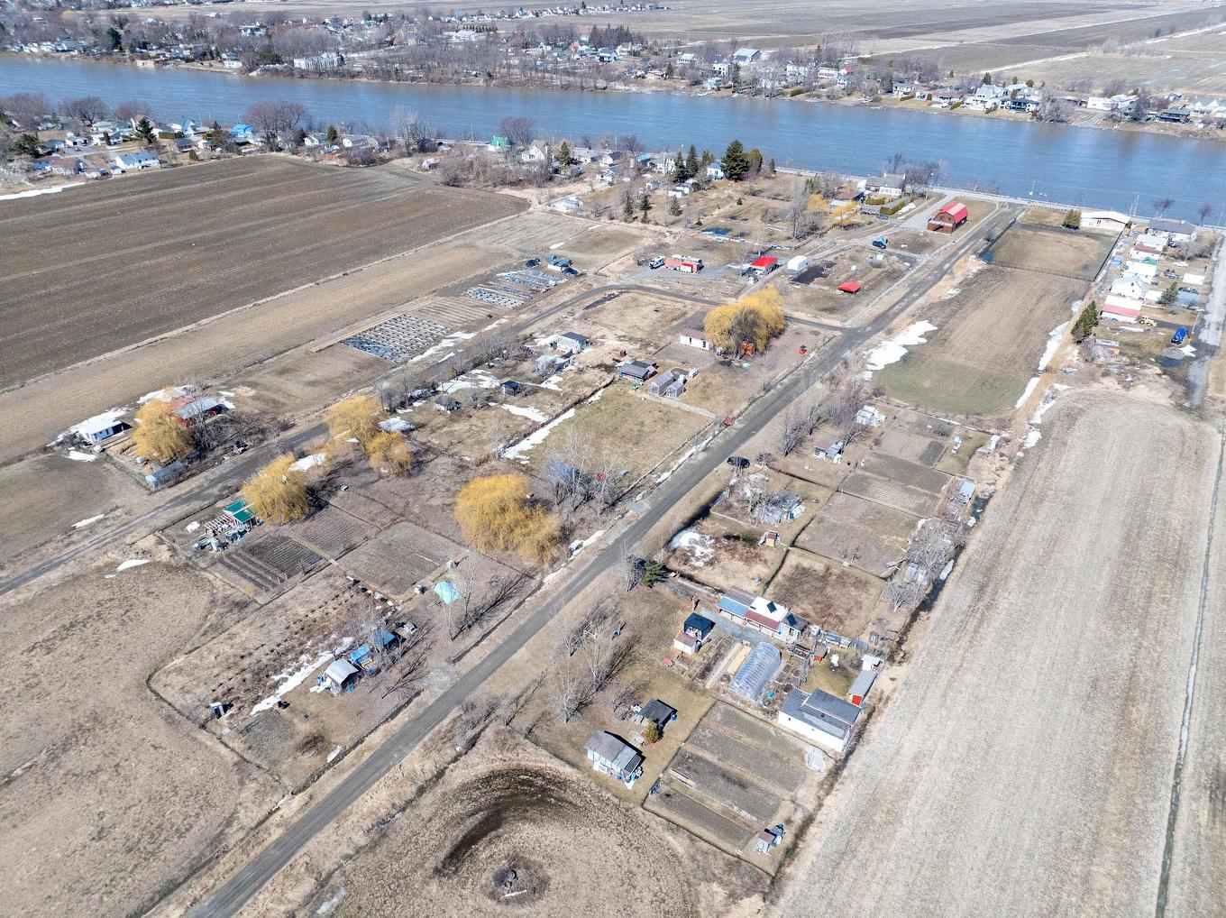 Aerial photo - 9790 Boul. Des Mille-Îles, Laval (Saint-François), QC