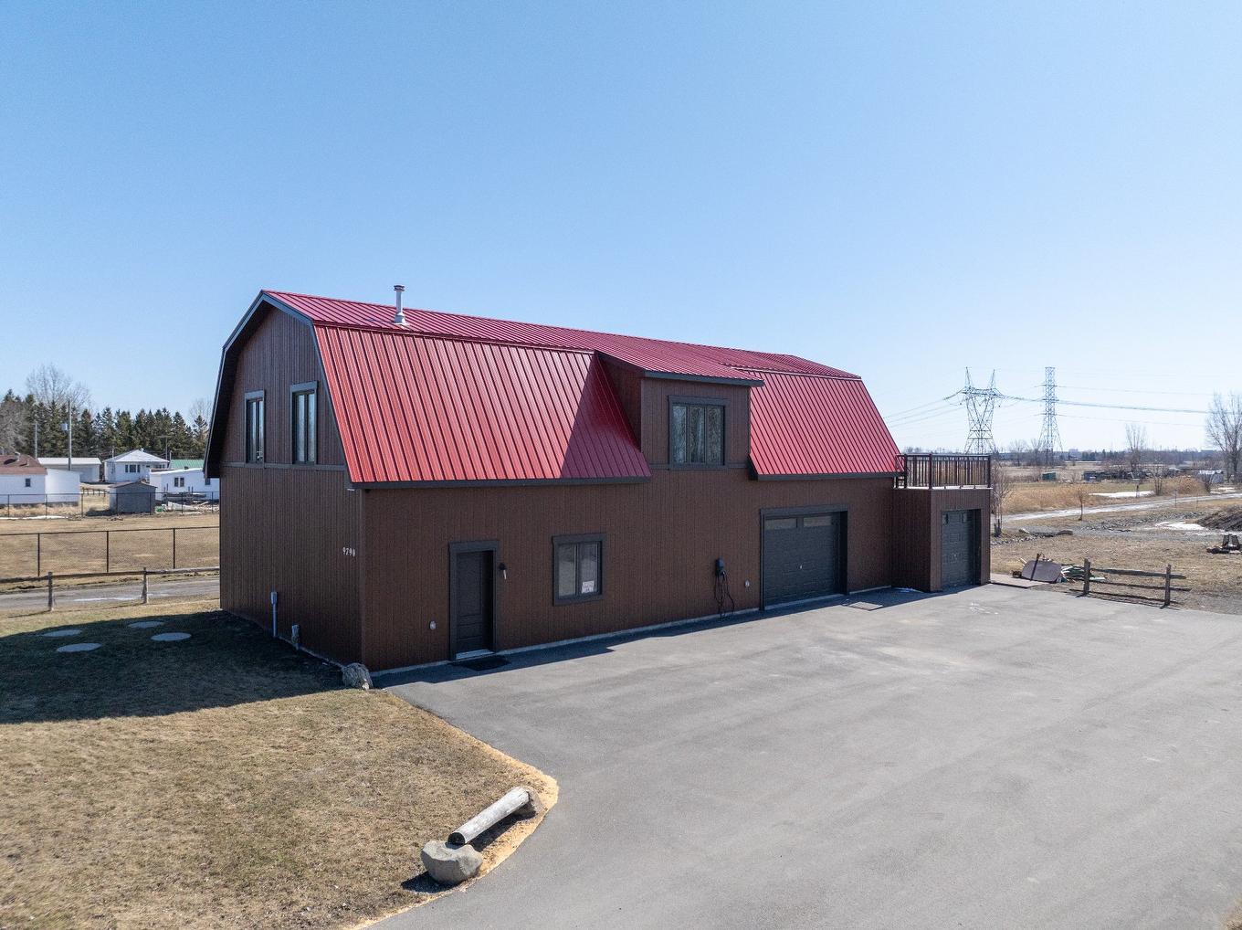 Frontage - 9790 Boul. Des Mille-Îles, Laval (Saint-François), QC